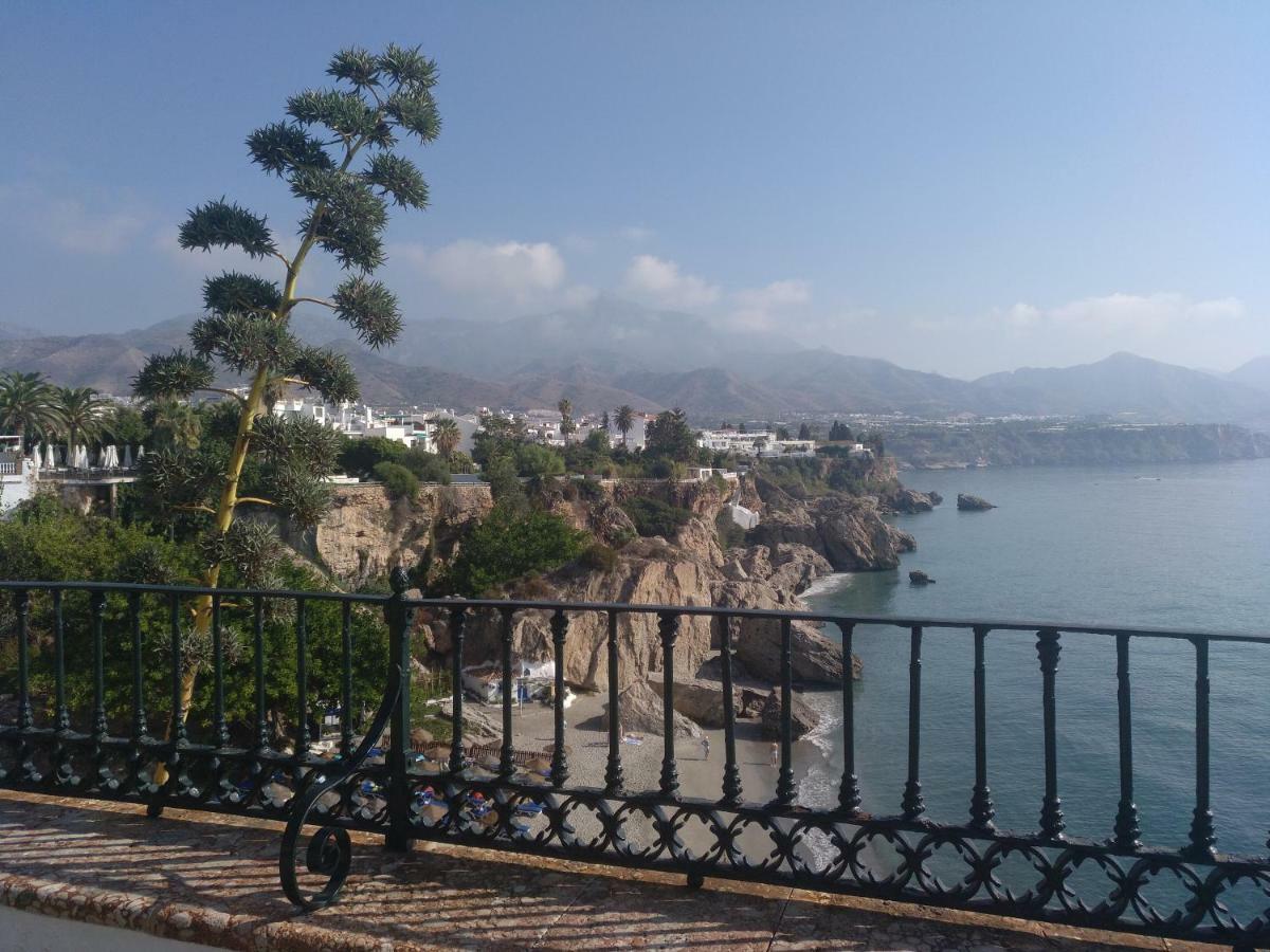 Apartamento Cala De Nerja-Lovely Екстериор снимка